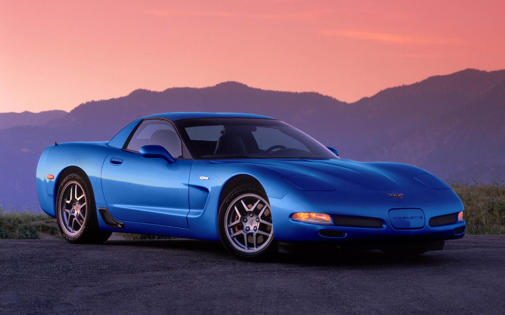 blue 2000 corvette